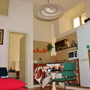 House ** Рим